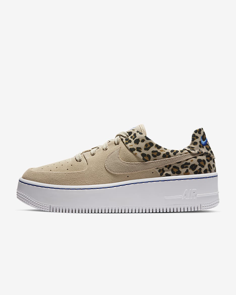 Chaussure Nike Air Force 1 Sage Low Premium Animal pour Femme. Nike CA